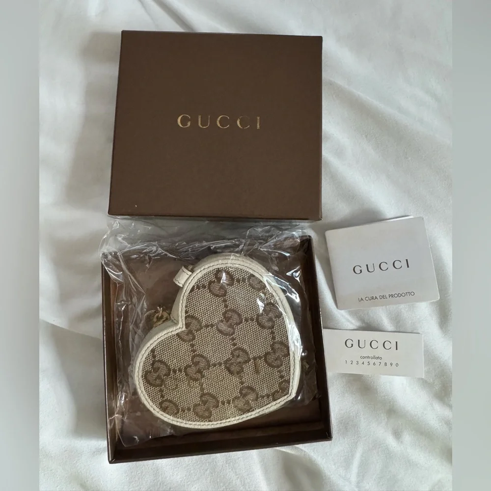 Gucci Heart Coin Purse Authentic - Picture 2 of 8